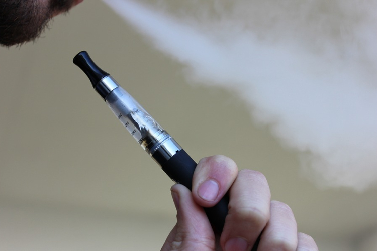 Már tucatnyi halálos áldozata van az elektromos cigaretta az Egyesült Államokban