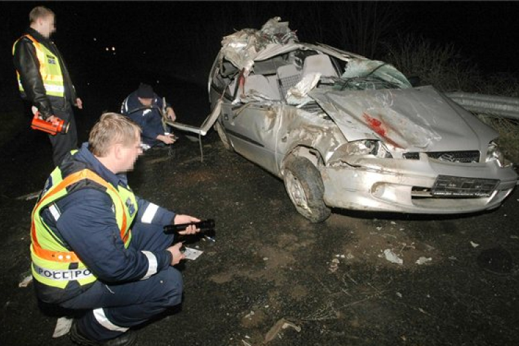 Ketten haltak meg egy balesetben Jászfényszarunál