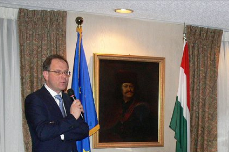 Navracsics Washingtonban: a demokráciát nem a Fidesztől kell félteni
