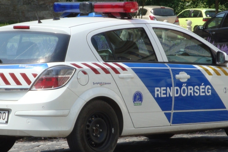 Az oltásra hivatkozva károsítottak meg több embert Dombóváron