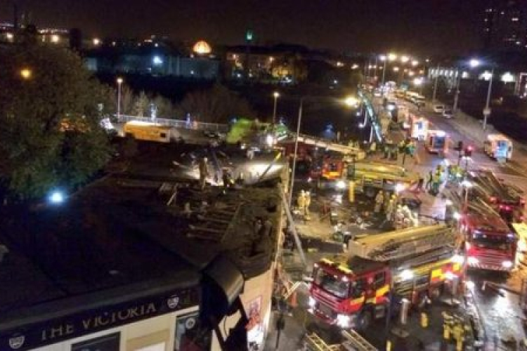 Glasgow-i helikopterbaleset - Sokan továbbra is kórházban, kutatják az okokat